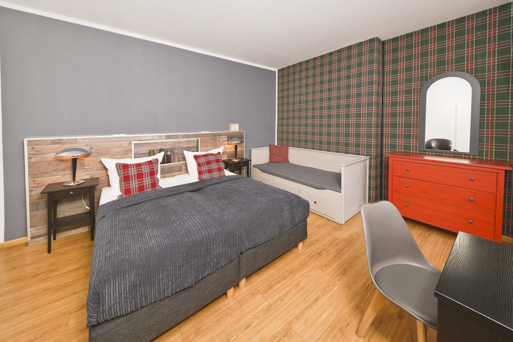 Old Town Hotel 14/72