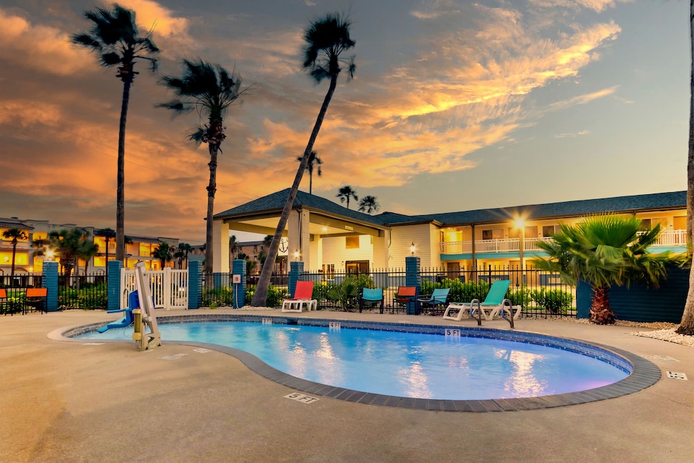 Captain Apos S Quarters Inn 65/69