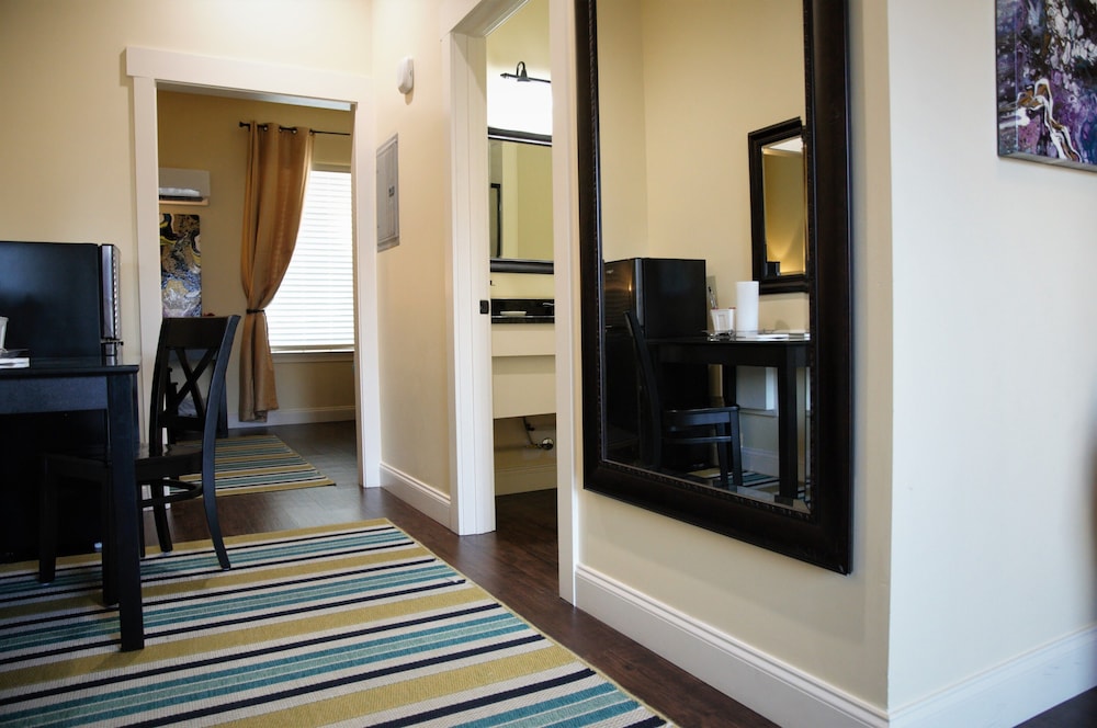 30 A Suites 65/79