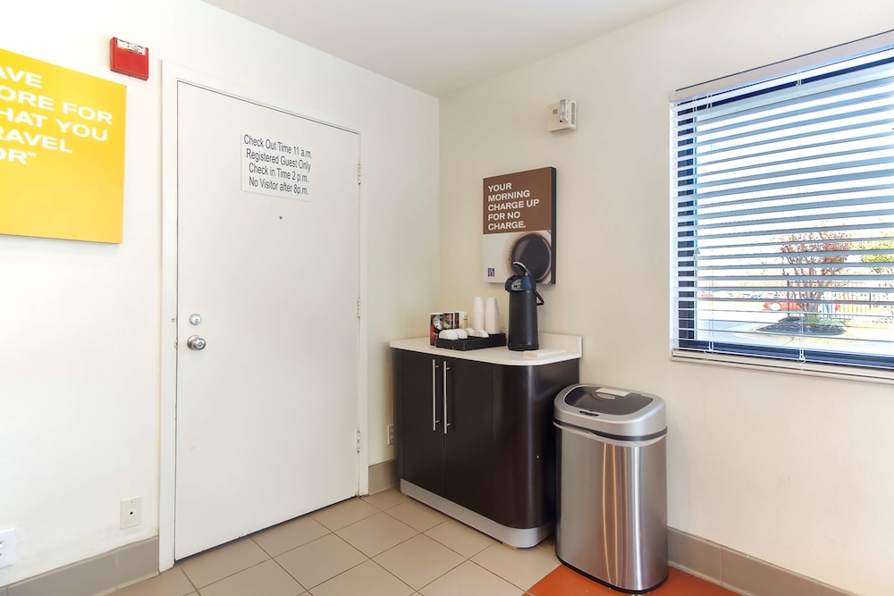 Motel6 Capitol Heights, MD - Washington 10/28