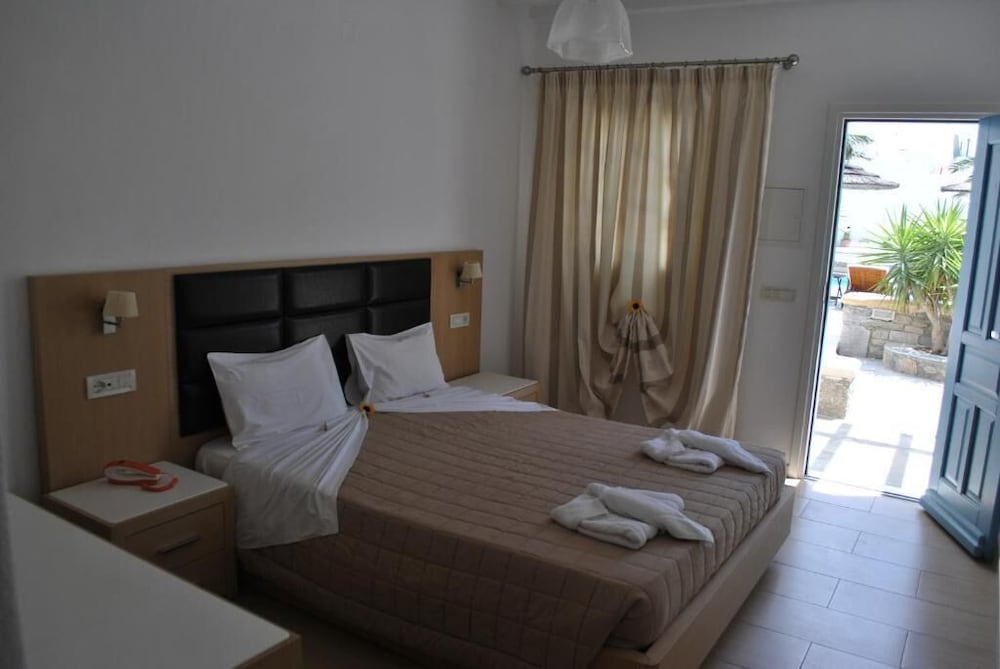 PETINAROS HOTEL 22/69