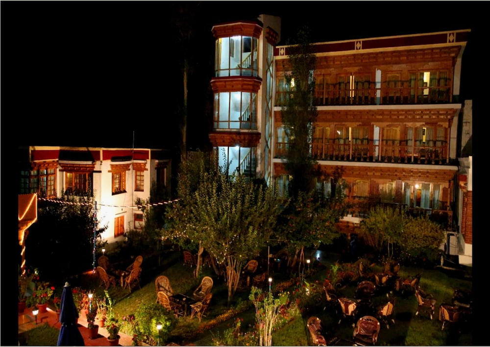 Hotel Royal Palace 6/16