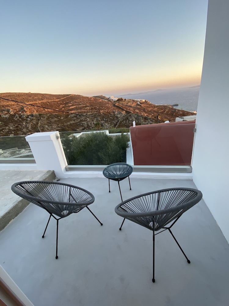 Flaskos Suites 26/50