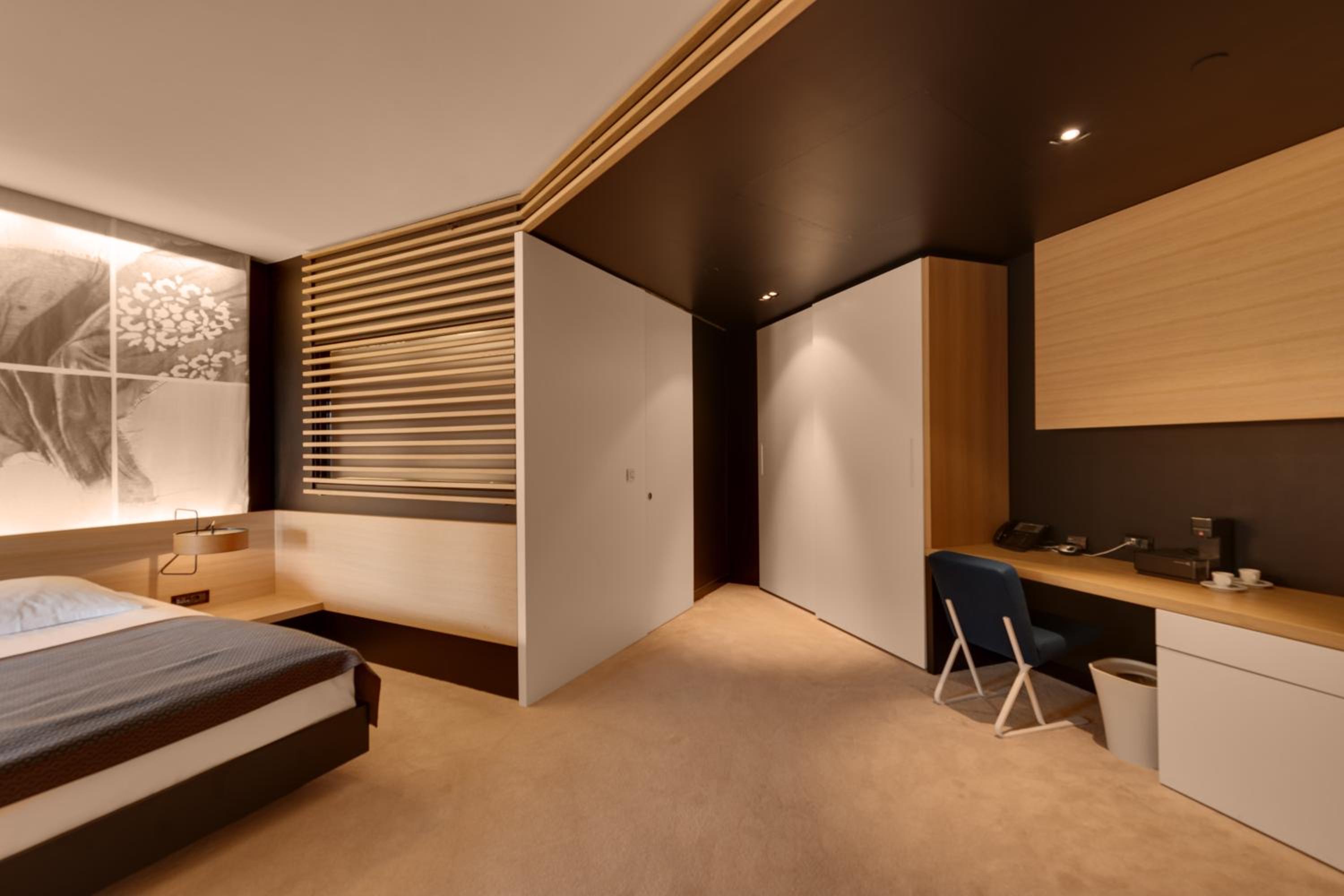 Gallery, Suite, King Bed