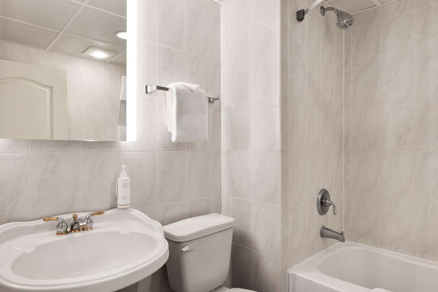 Days Inn by Wyndham Ocean City Oceanfront 54/64