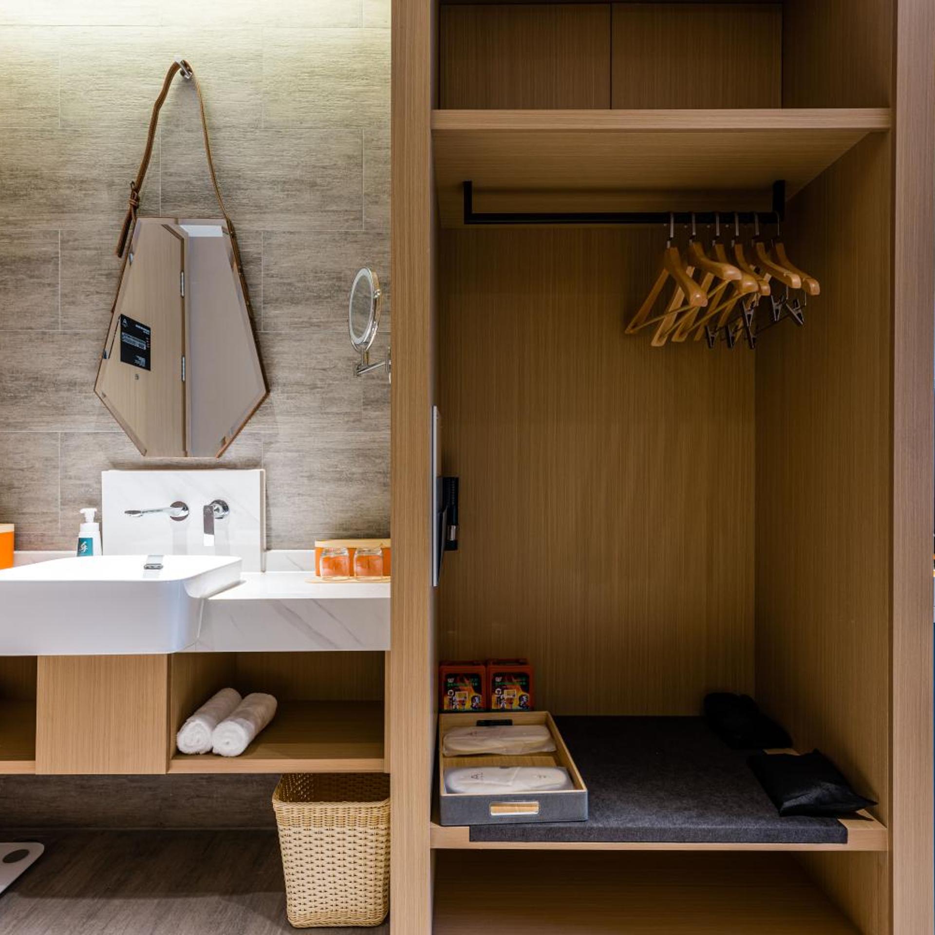 Shengzhou Atour Hotel 34/35