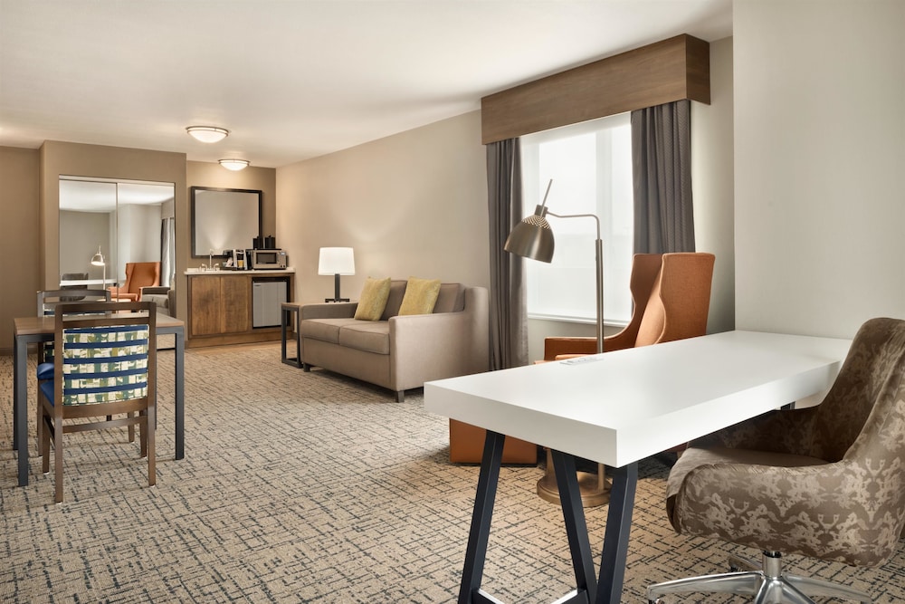 Hilton Garden Inn Dubuque Downtown 22/47