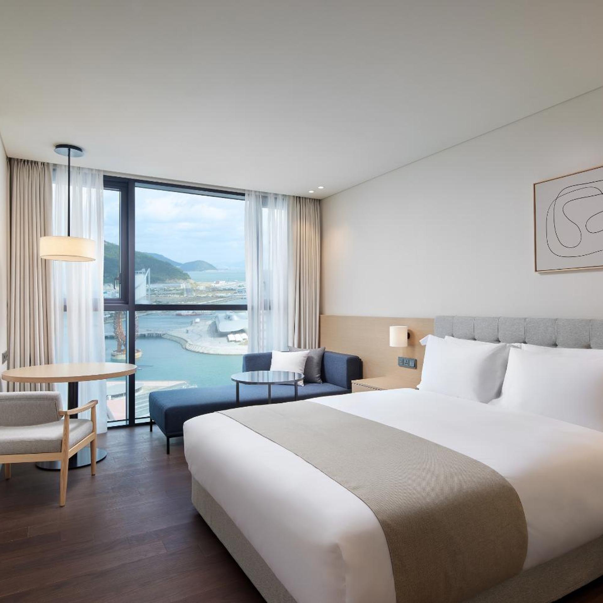 Olive, Deluxe, Double Bed, Ocean View