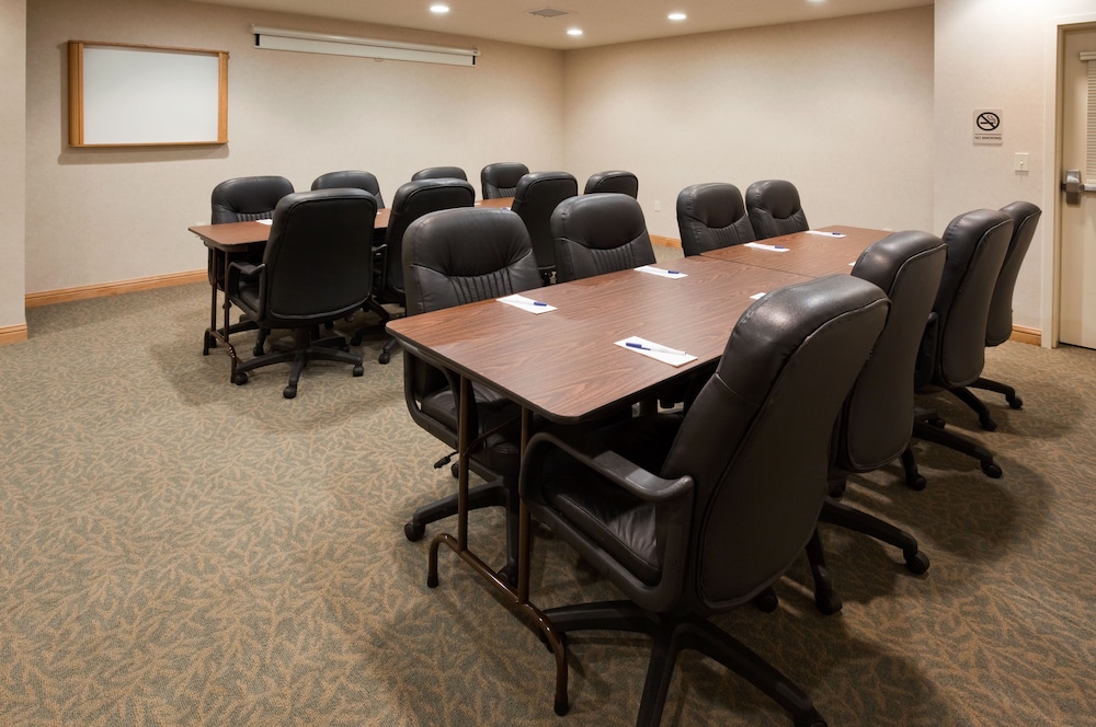 Candlewood Suites Appleton 27/38