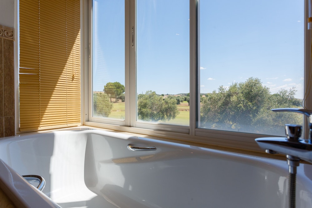 HOTEL ARCOS GARDENS GOLF CLUB & COUNTRY ESTATE 20/50