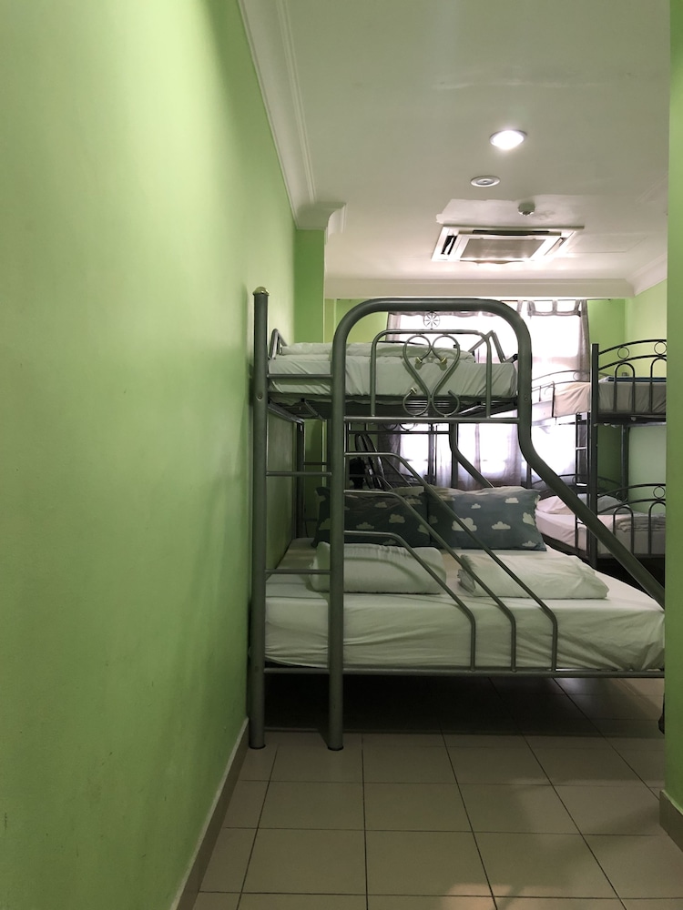 Snooze Inn @Dickson Road 37/55
