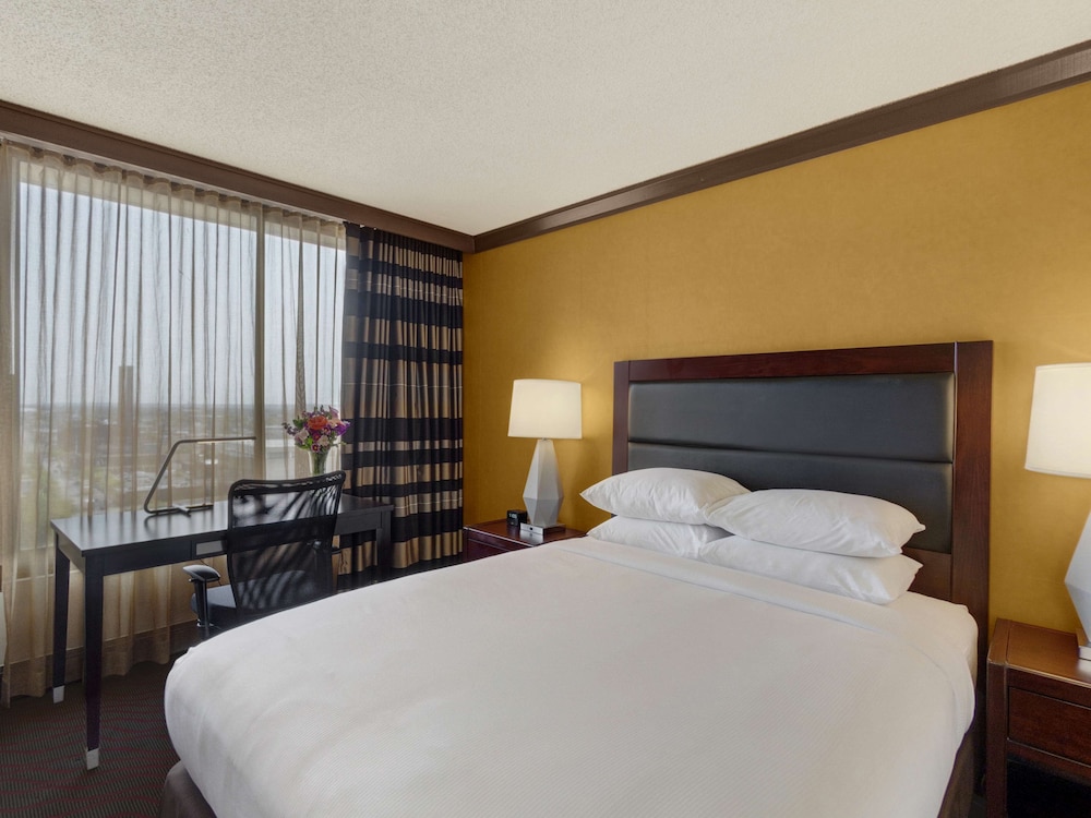 DoubleTree by Hilton Cleveland Downtown Lakeside 22/67