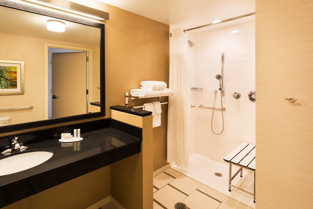 Fairfield Inn And Suites By Marriott Johnson City 9/36