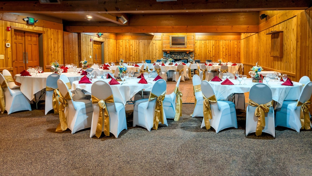 Callahan s Mountain Lodge 66/78