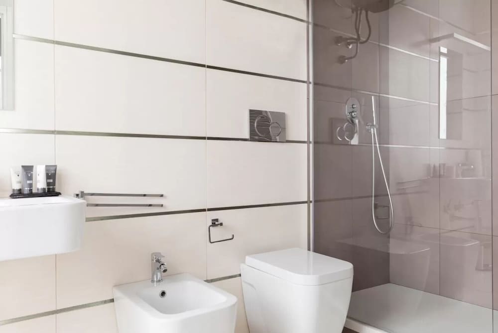 The Regal Suite 48/50