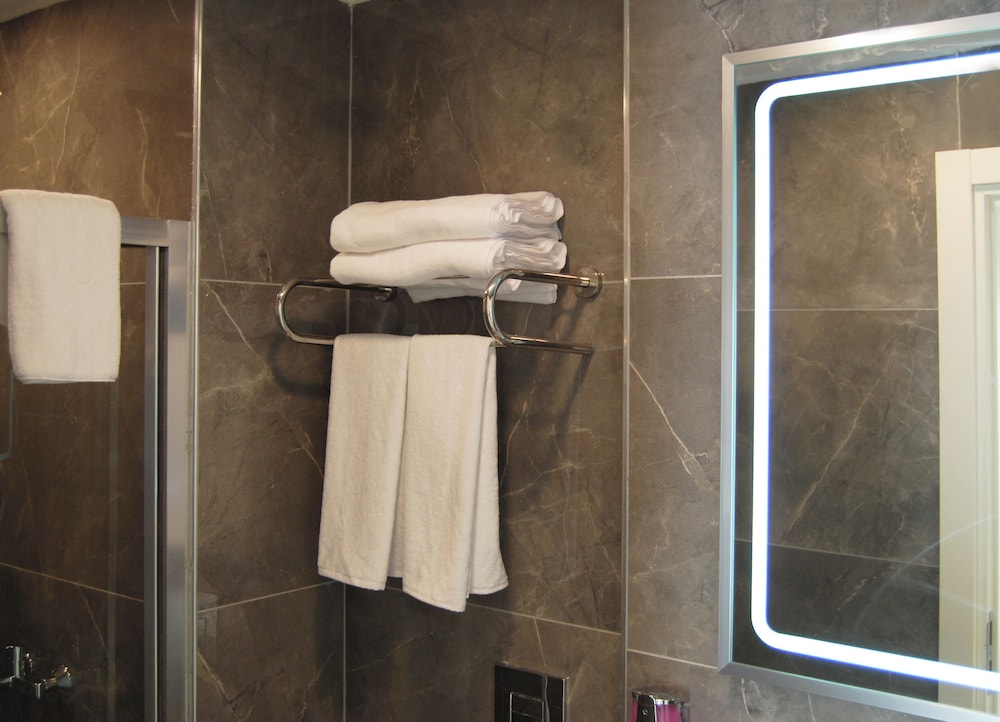 CONCEPT PERA Hotel 12/21
