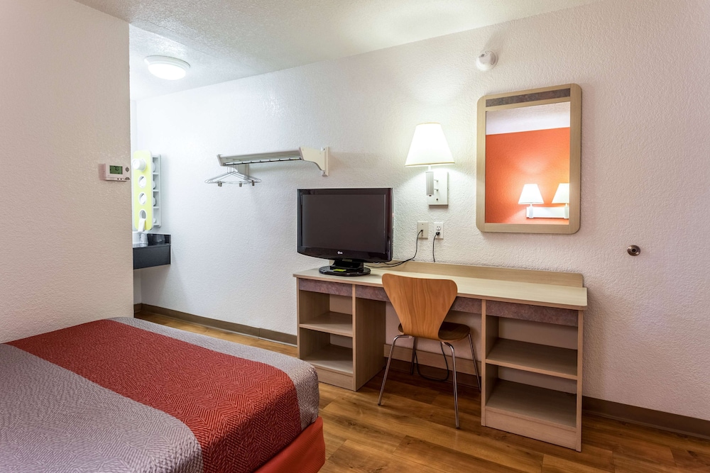 Motel6 Sacramento, CA - Downtown 44/60