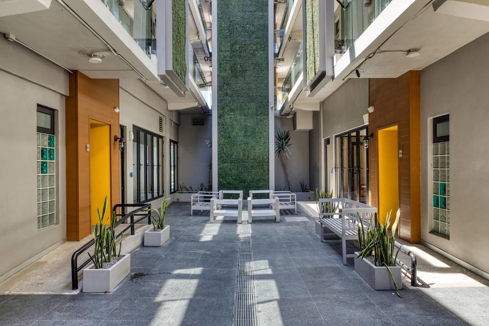 Comfort Suites Tijuana 7/65