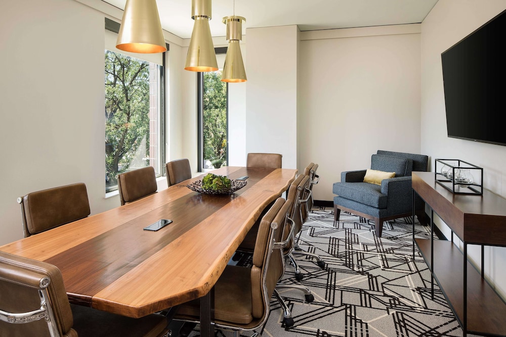 Doubletree By Hilton Greeley At Lincoln Park 43/50