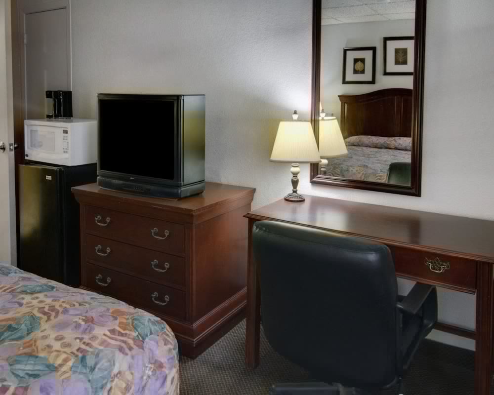 Rodeway Inn Conference Center El Dorado 25/31