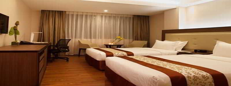 Deluxe, Double or Twin Bed