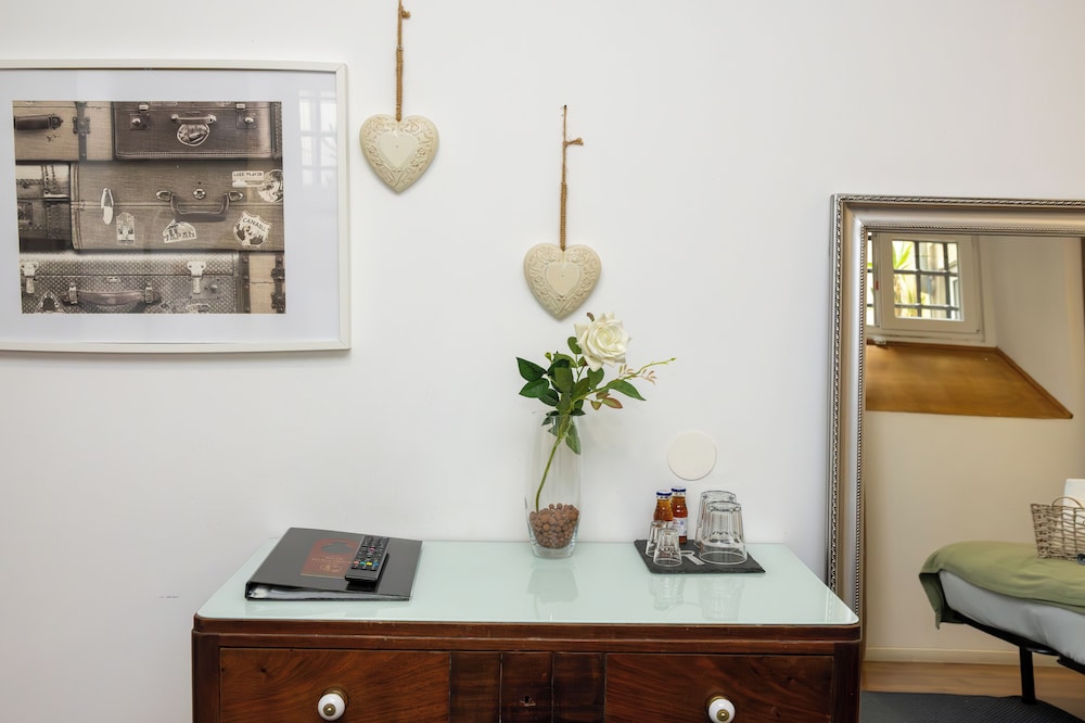 Inn Bairro Alto Bed & Breakfast 4/75