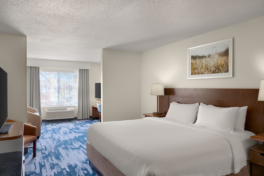 Fairfield Inn Suites By Marriott Chicago Naperville Aurora 8/50