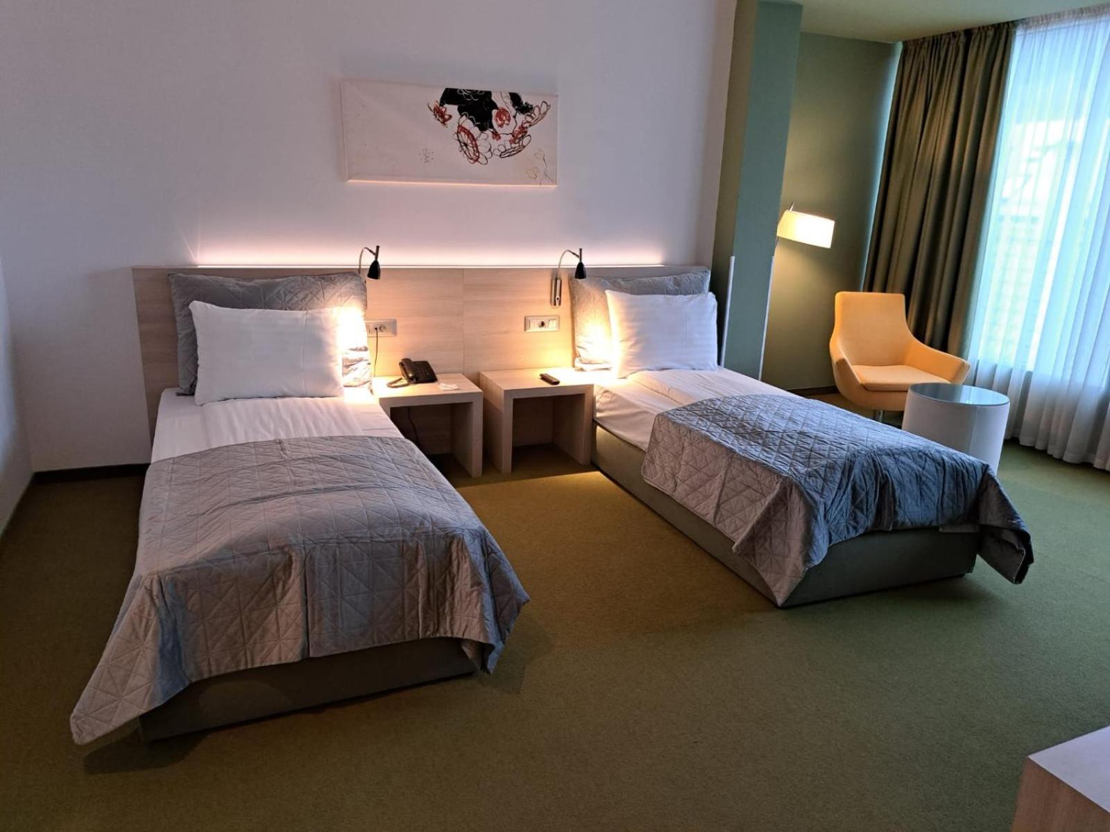 SUPERIOR, TWIN BEDS