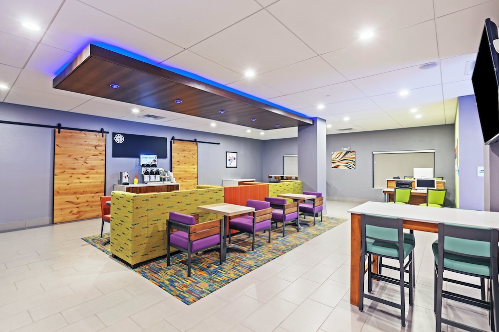 HOLIDAY INN EXPRESS & SUITES PERRYTON 43/50