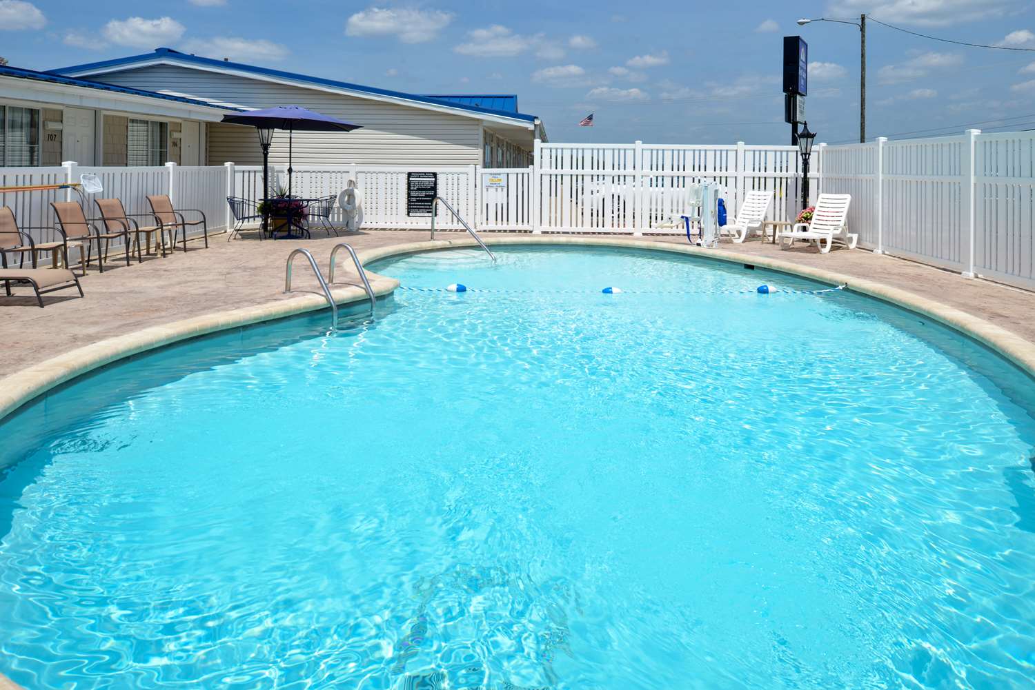 Americas Best Value Inn St. Clairsville/Wheeling 22/39