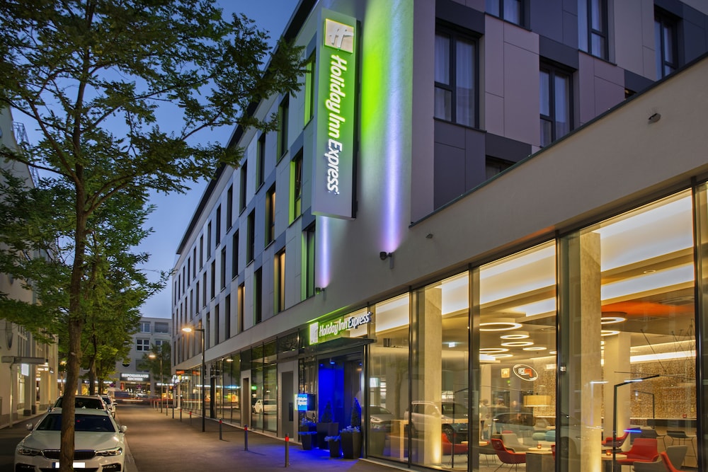 HOLIDAY INN EXPRESS STUTTGART - WAIBLINGEN 1/69
