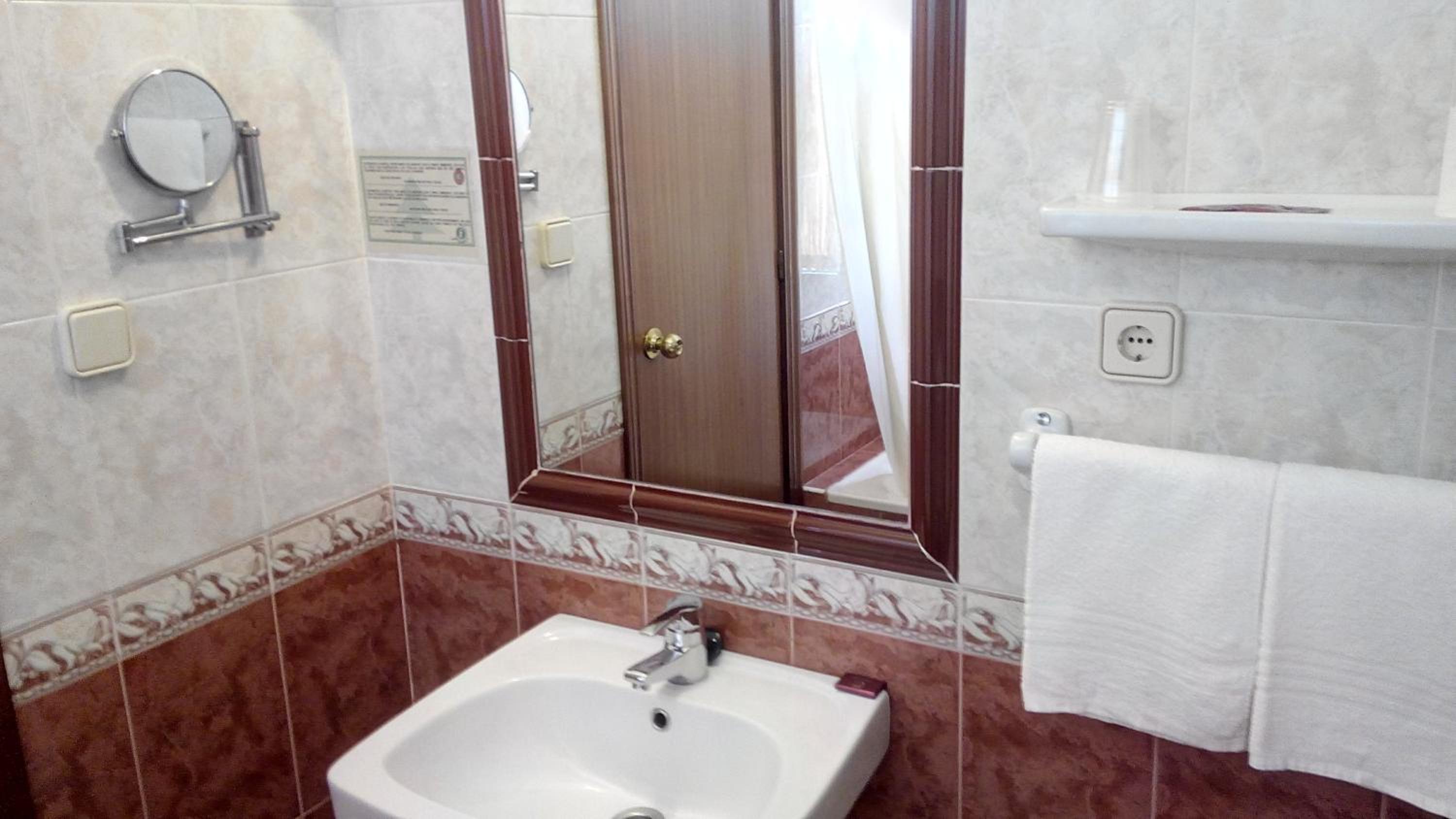 غرفة بسرير مزدوج مع سرير إضافي، Hotel Riavela 9/10
