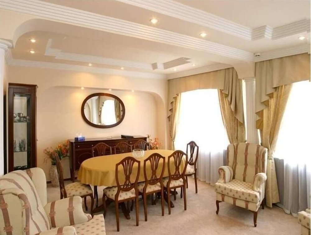 Otrar Hotel 40/54