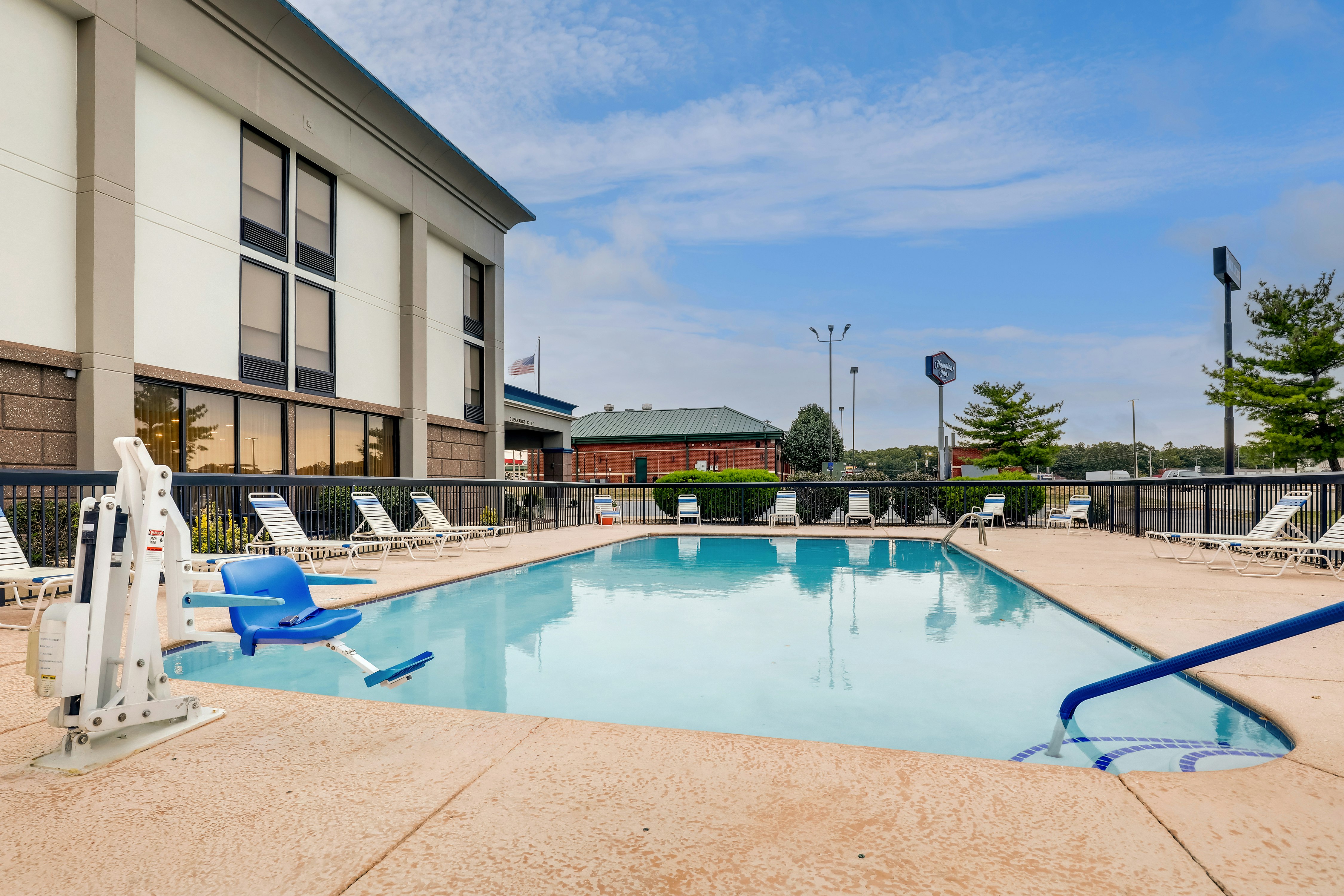 Hampton Inn Lebanon, MO 10/56
