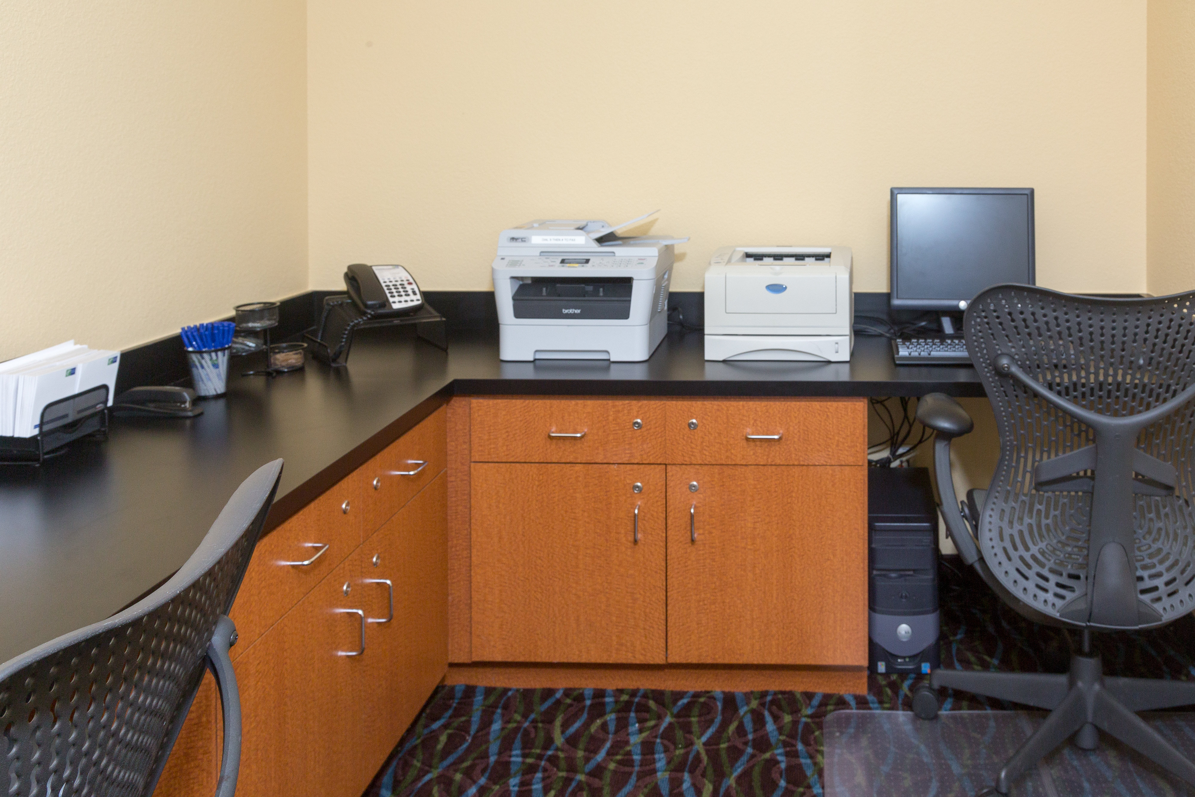 Holiday Inn Express Suites Jacksonville Airport 56/63