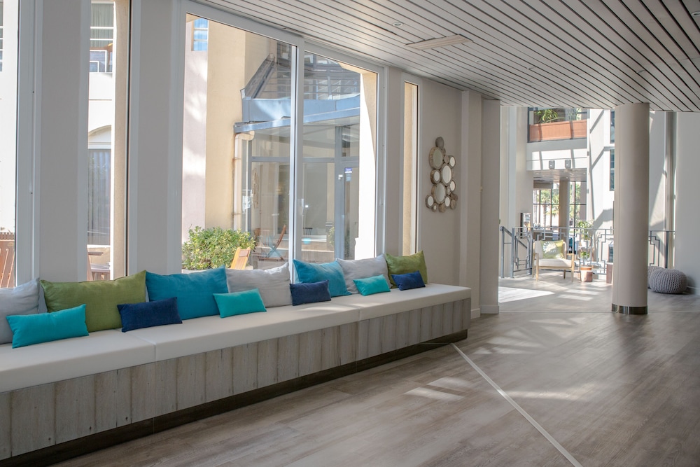 lobby