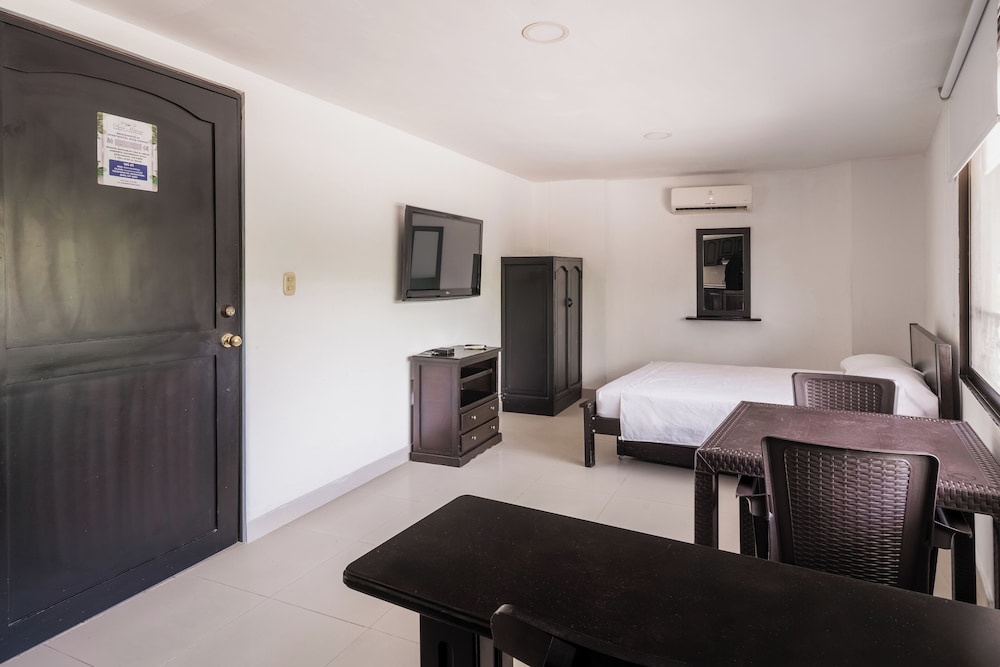 Aparta Hotel Roca Marina 11/23
