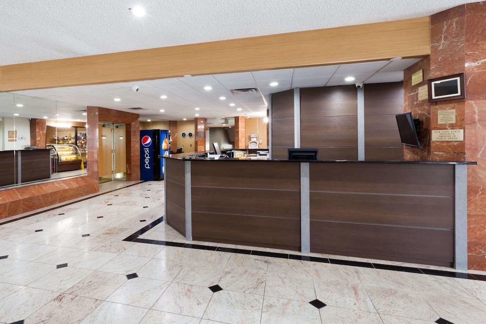 Ramada By Wyndham Newburgh/West Point 8/46