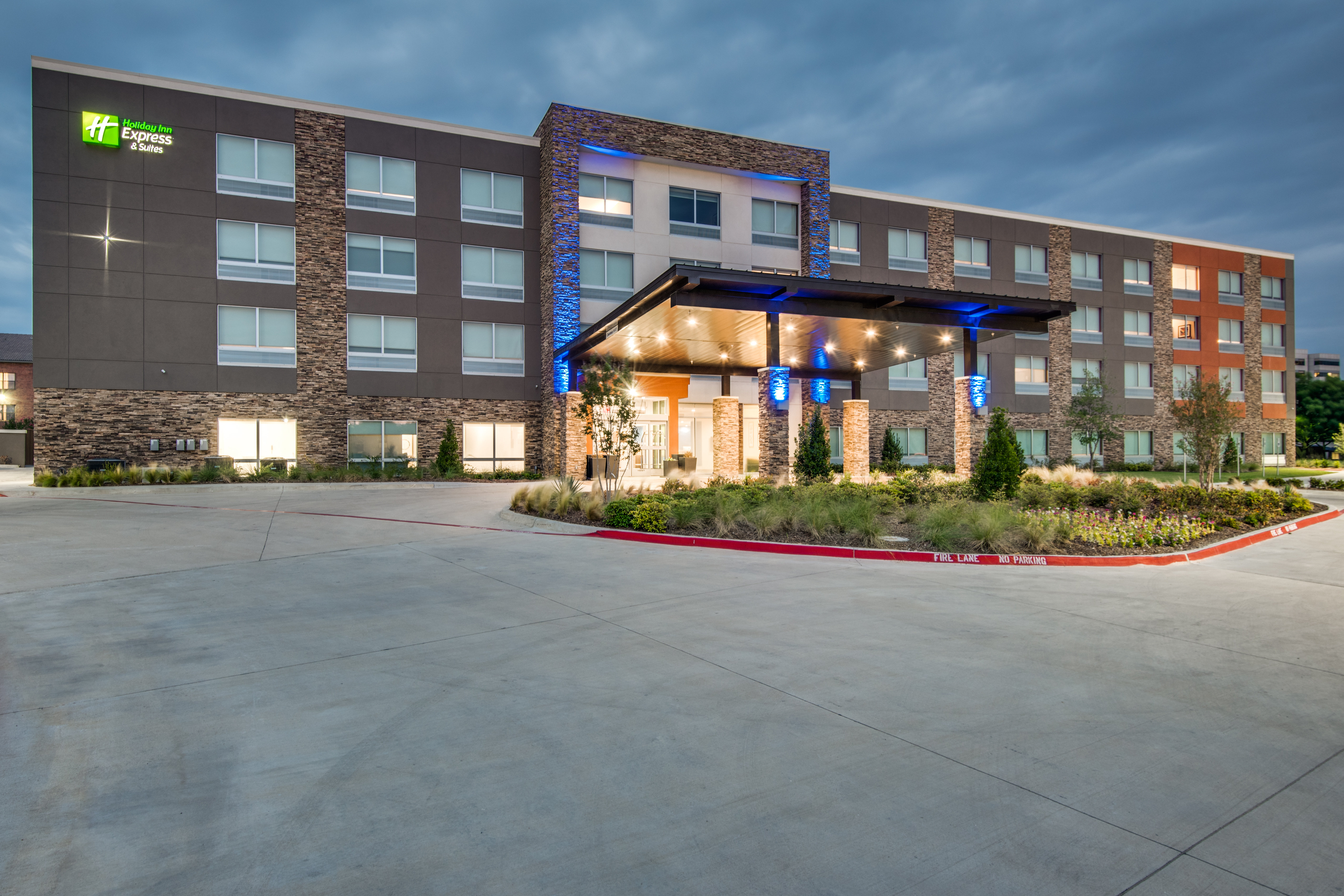 Holiday Inn Express And Suites Dallas North Addison 59/64