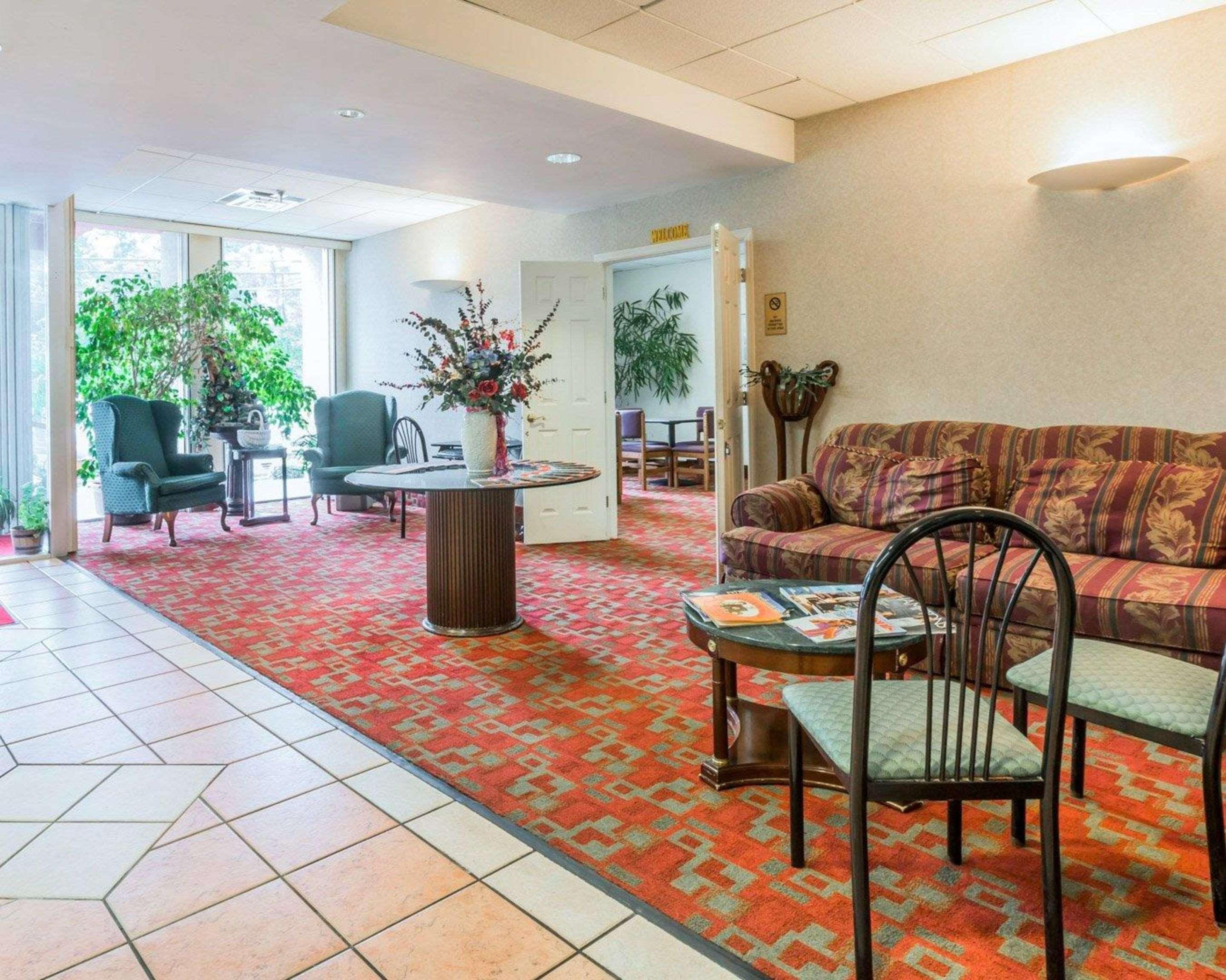 Econo Lodge Near Stewart Inter 10/16