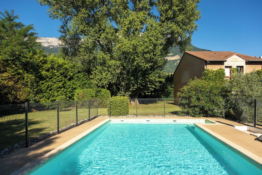 Hotel La Cle Des Champs 35/41