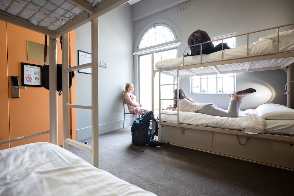YHA Melbourne Central 13/35
