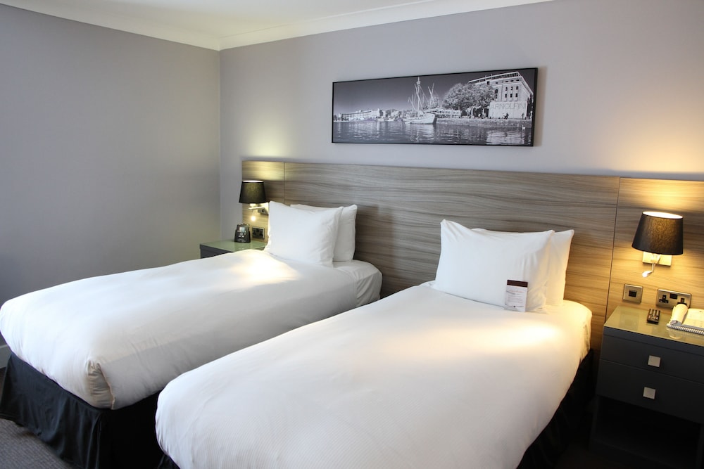 Doubletree By Hilton Hotel Bristol City Centre Ex Ramada Bristol City 13/82