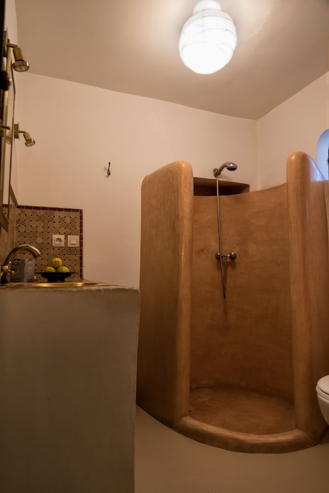 Riad Sasha 7/38