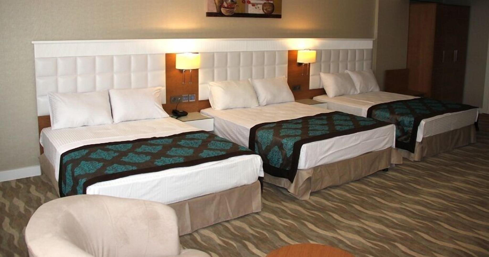 Grand Aras Hotel 4/17