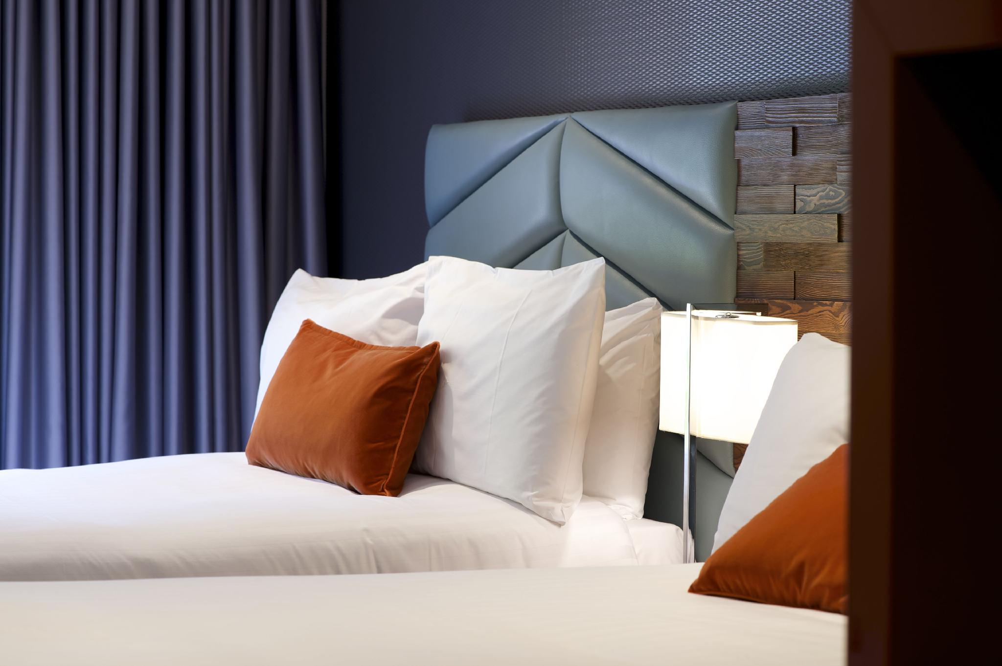 CLASSIC, TWIN BEDS