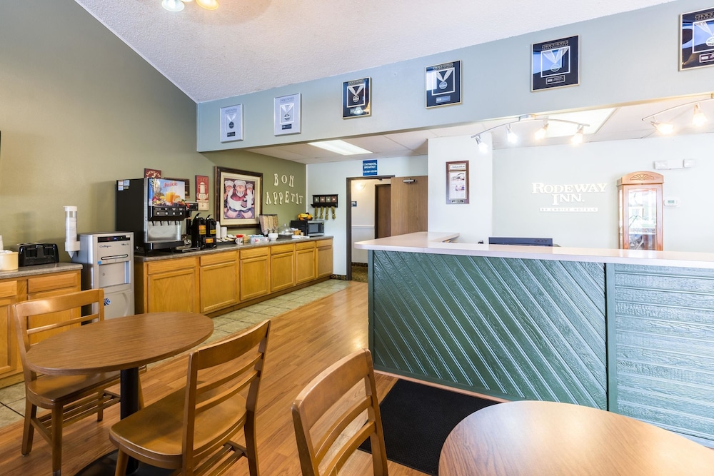 Super 8 by Wyndham Grand Island South 10/37