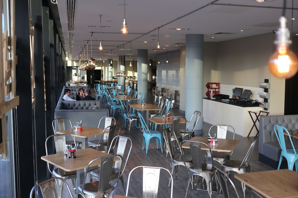 Radisson Hotel Manchester City Centre, A Verified Net Zero Hotel 73/91