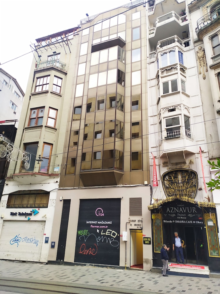 Golden Street Hotel 1/49