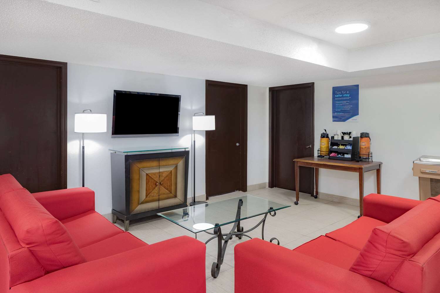 Days Inn by Wyndham Pensacola I-10 24/34